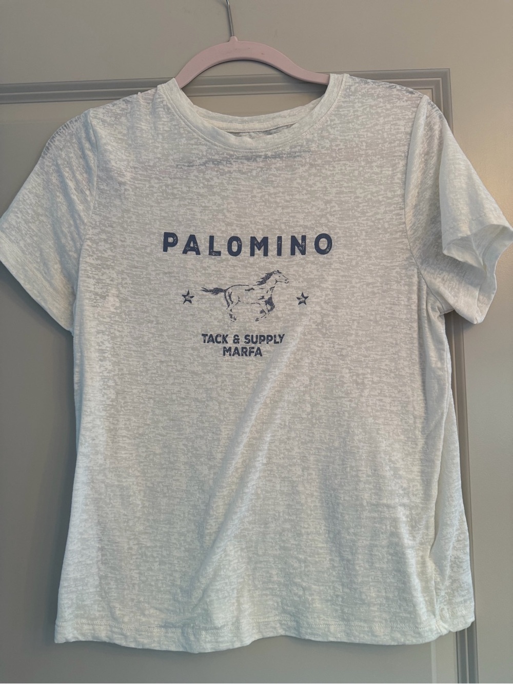 Universal Thread White Graphic Palomino Short Sleeve Tee